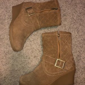 Brown bear paw boots